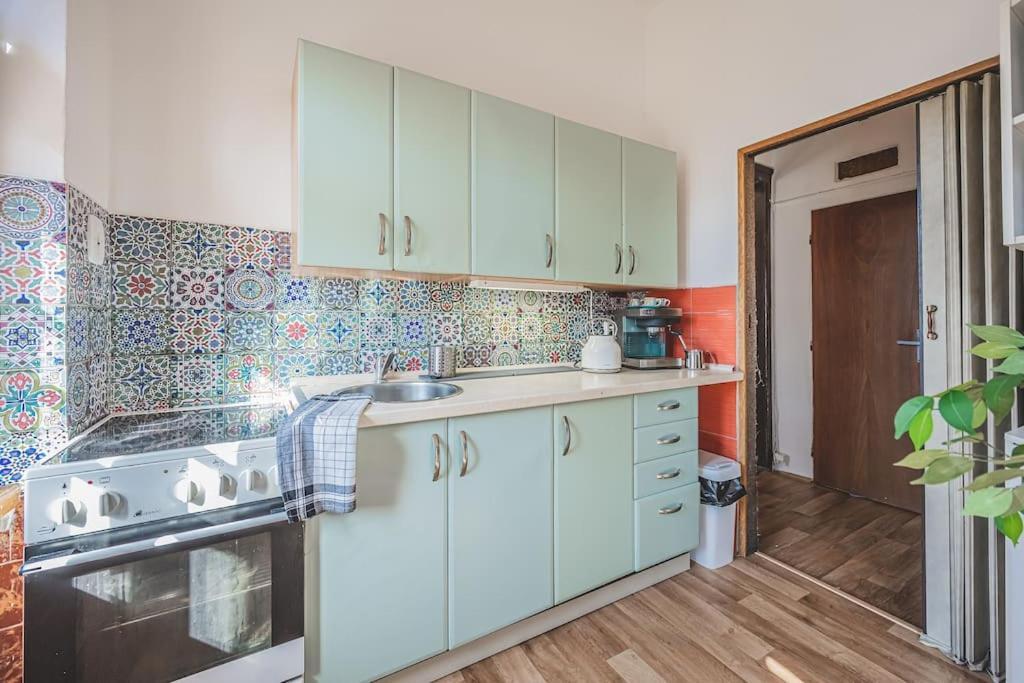 Carolina'S Romantic Apartment Hradec Kralove Exterior photo