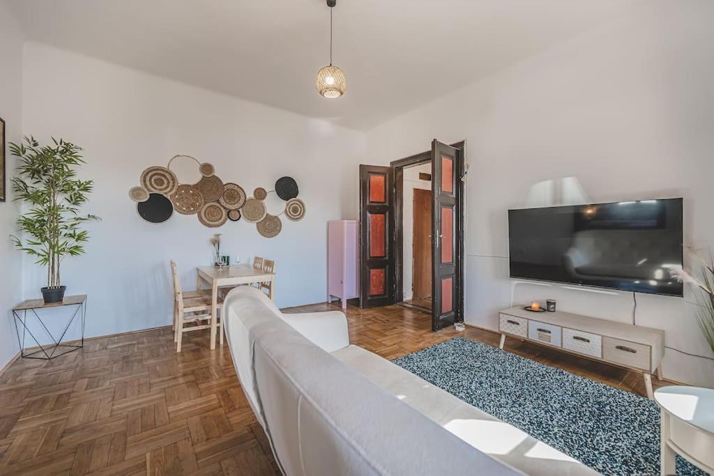 Carolina'S Romantic Apartment Hradec Kralove Exterior photo